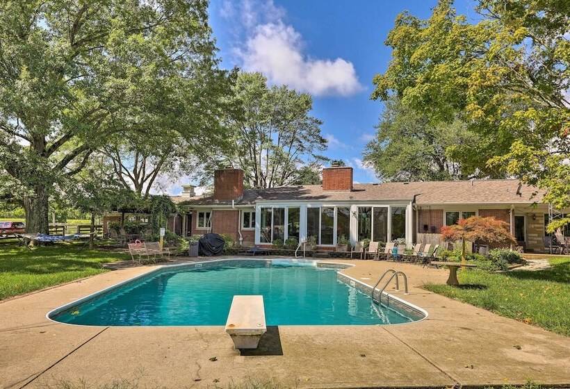 Peaceful Lebanon Farmhouse/ranch W/ Pool!