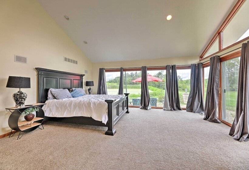 Peaceful Lebanon Farmhouse/ranch W/ Pool!