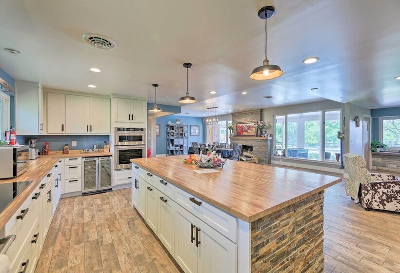 Peaceful Lebanon Farmhouse/ranch W/ Pool!