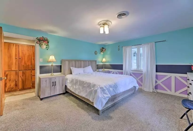 Peaceful Lebanon Farmhouse/ranch W/ Pool!