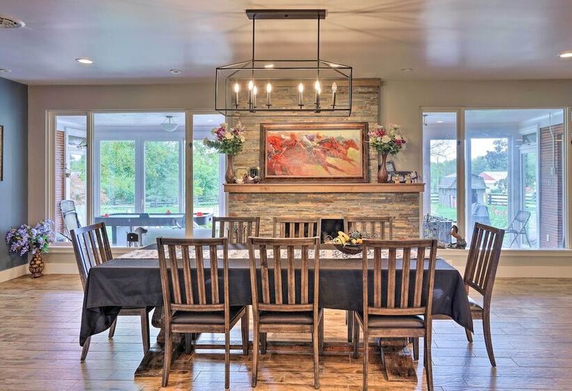 Peaceful Lebanon Farmhouse/ranch W/ Pool!