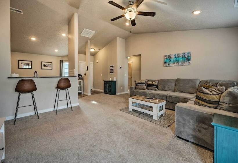 Peaceful + Quiet Nampa House W/ Yard!