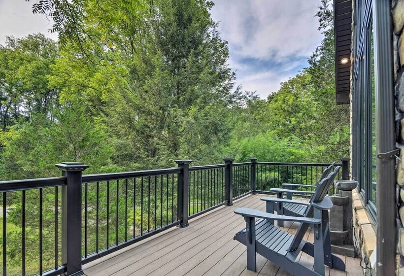 Pet Friendly Delta Cabin W/ Private Hot Tub!