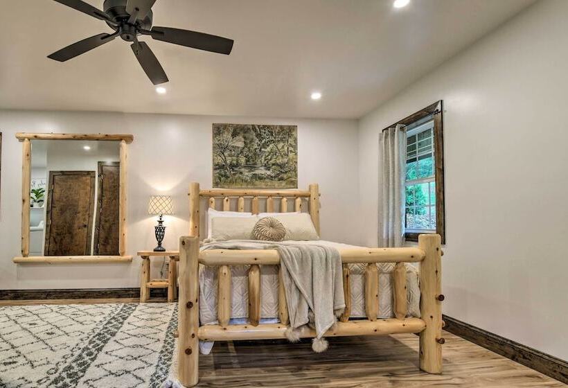 Pet Friendly Delta Cabin W/ Private Hot Tub!