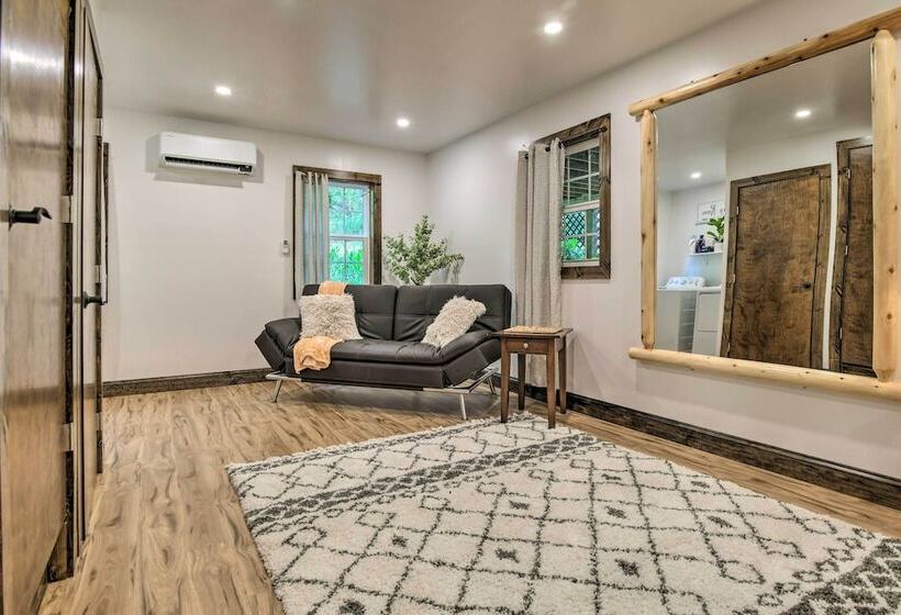 Pet Friendly Delta Cabin W/ Private Hot Tub!