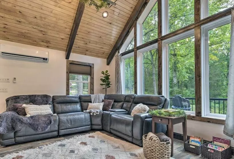 Pet Friendly Delta Cabin W/ Private Hot Tub!