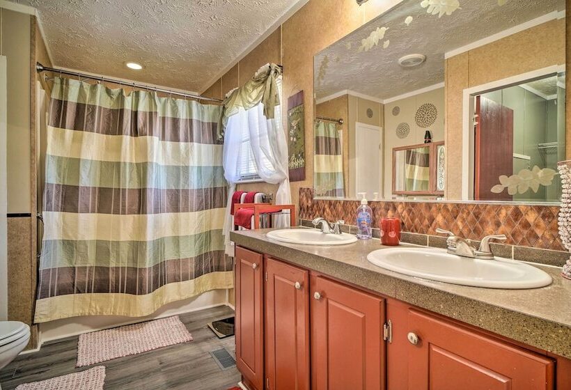 Private Yard & Fire Pit: Pet Friendly Midway Abode