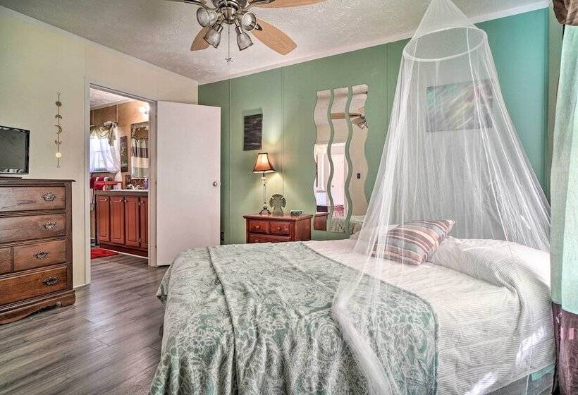 Private Yard & Fire Pit: Pet Friendly Midway Abode