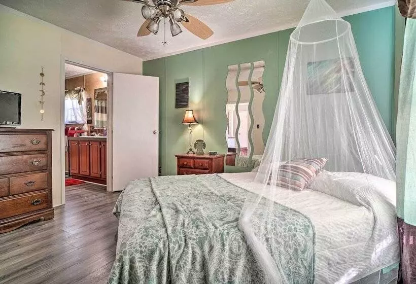 Private Yard & Fire Pit: Pet Friendly Midway Abode