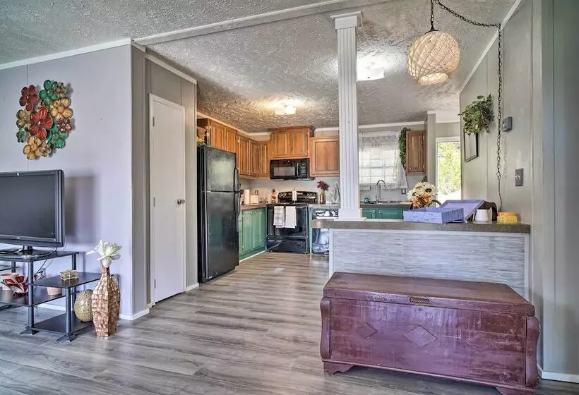 Private Yard & Fire Pit: Pet Friendly Midway Abode