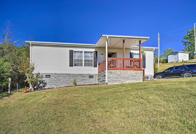 Private Yard & Fire Pit: Pet Friendly Midway Abode