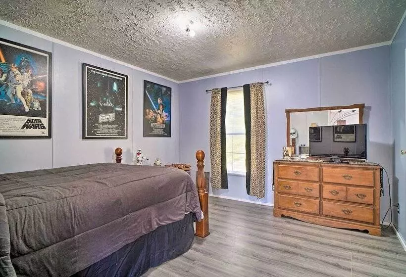 Private Yard & Fire Pit: Pet Friendly Midway Abode