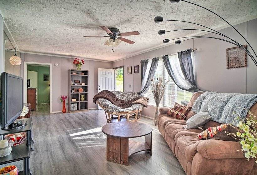 Private Yard & Fire Pit: Pet Friendly Midway Abode