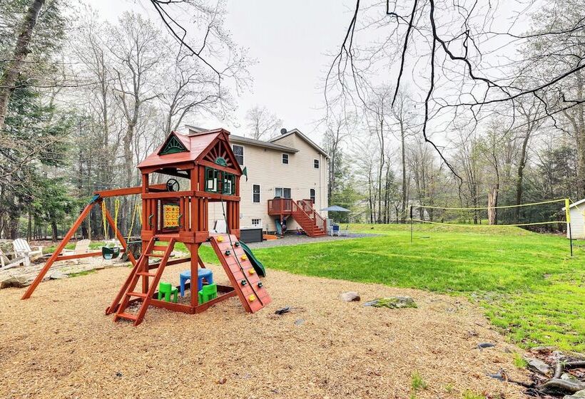 Hot Tub + Games: Home Near Tobyhanna State Park