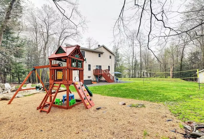 Hot Tub + Games: Home Near Tobyhanna State Park
