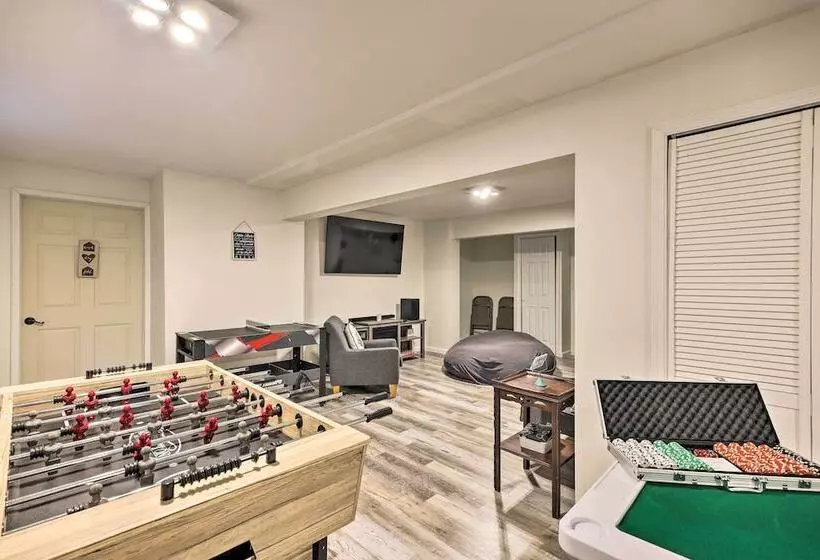 Hot Tub + Games: Home Near Tobyhanna State Park