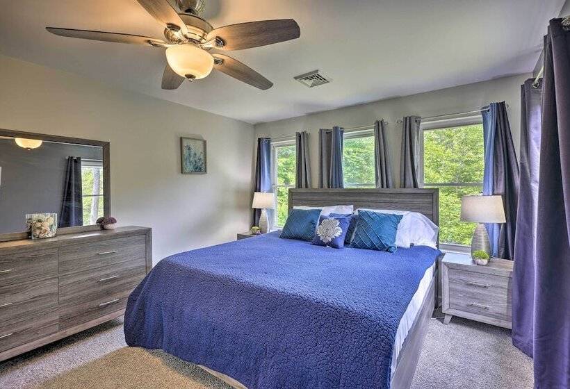 Hot Tub + Games: Home Near Tobyhanna State Park