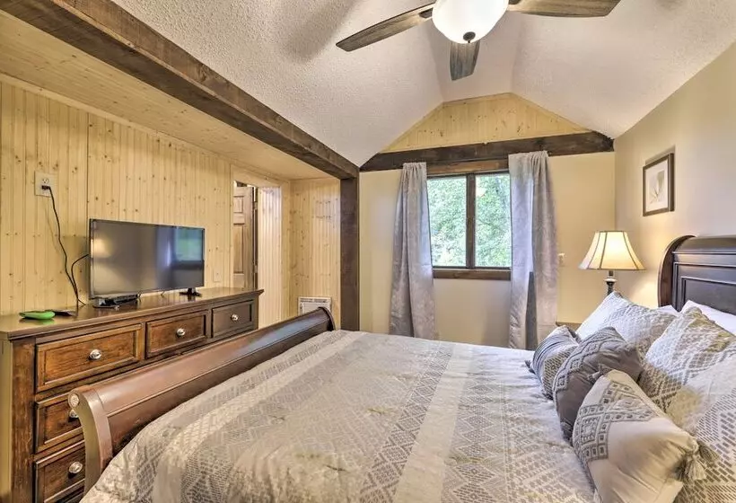 Private Guest House W/ Deck + Spectacular Views!