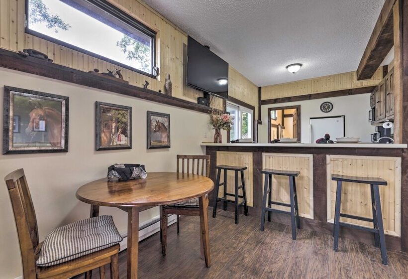 Private Guest House W/ Deck + Spectacular Views!