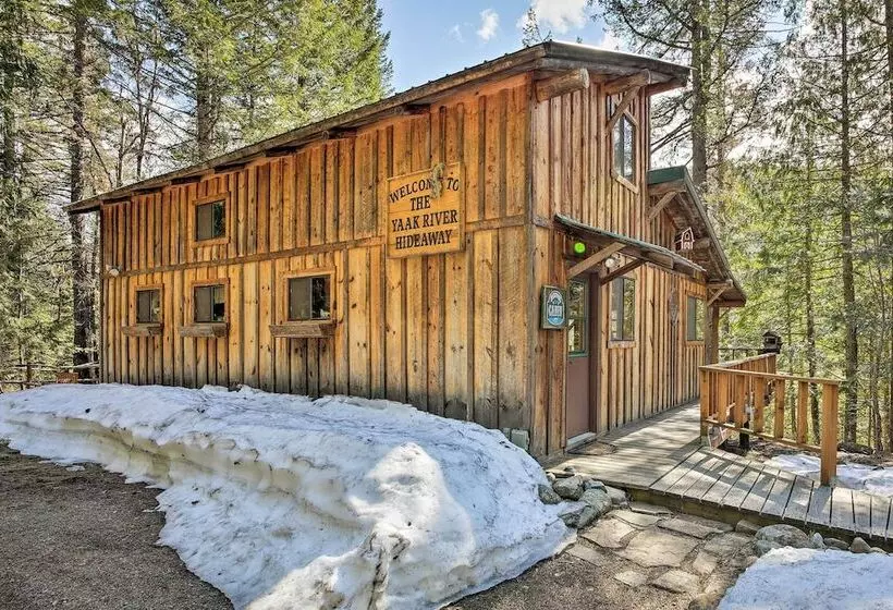 Private  Yaak River Hideaway  W/ Deck & Mtn Views!