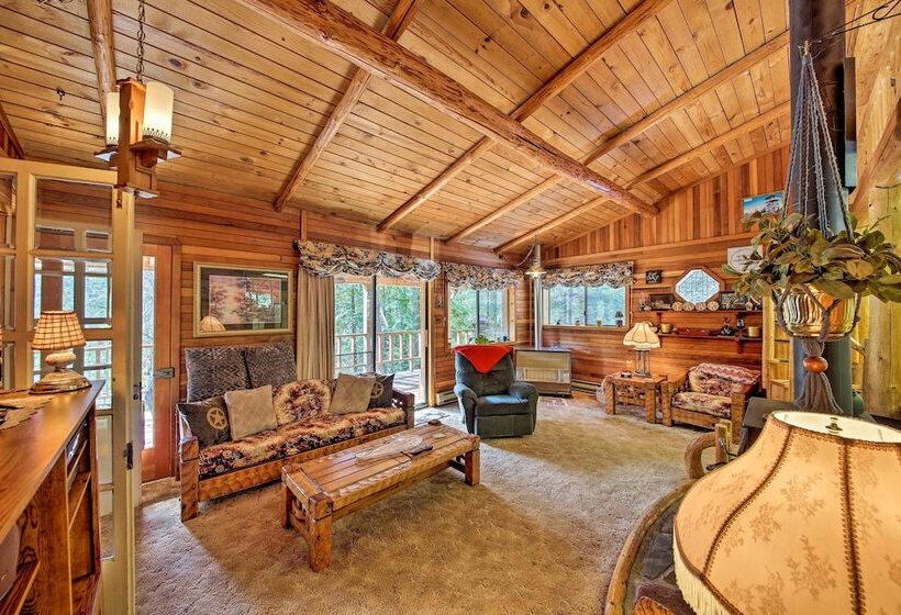 Private  Yaak River Hideaway  W/ Deck & Mtn Views!