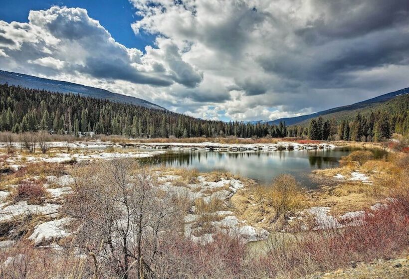 Private  Yaak River Hideaway  W/ Deck & Mtn Views!