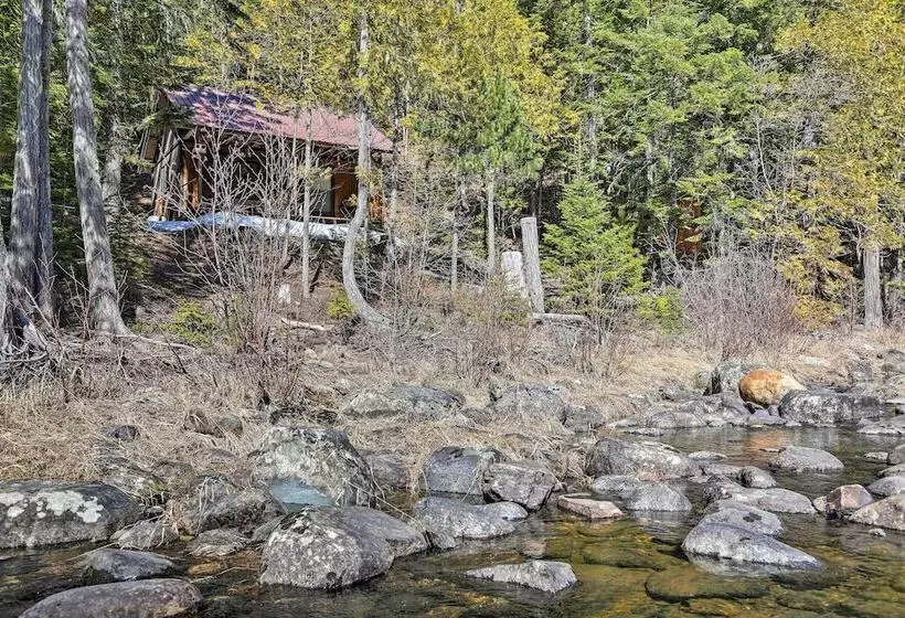 Private  Yaak River Hideaway  W/ Deck & Mtn Views!