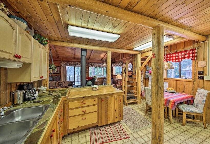 Private  Yaak River Hideaway  W/ Deck & Mtn Views!