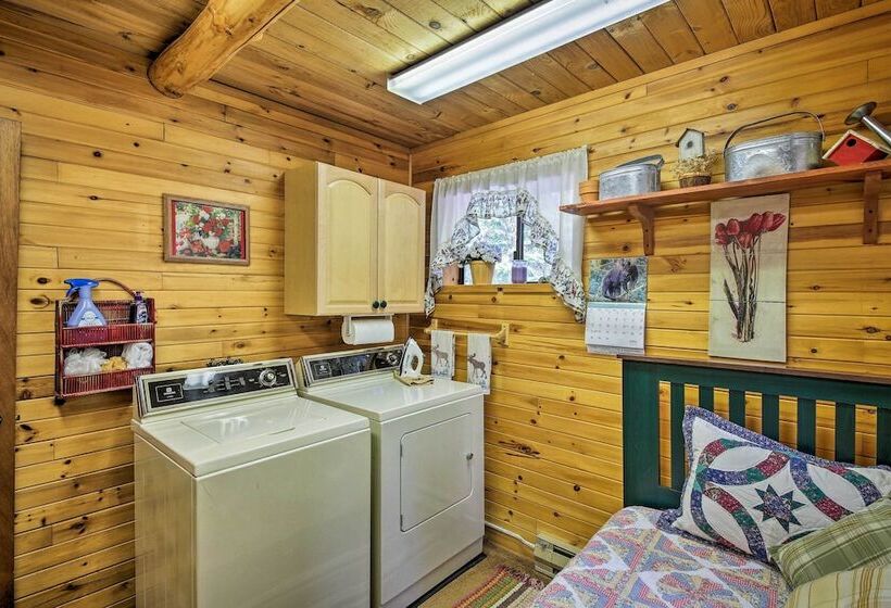 Private  Yaak River Hideaway  W/ Deck & Mtn Views!