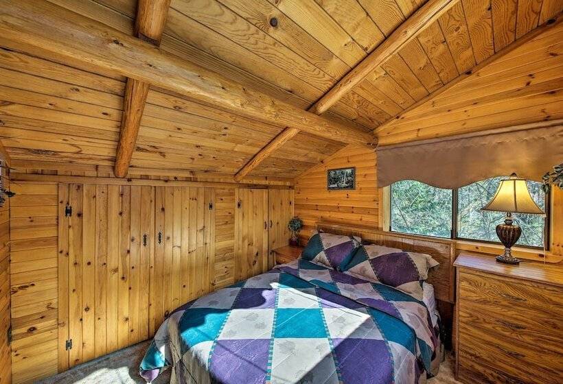 Private  Yaak River Hideaway  W/ Deck & Mtn Views!