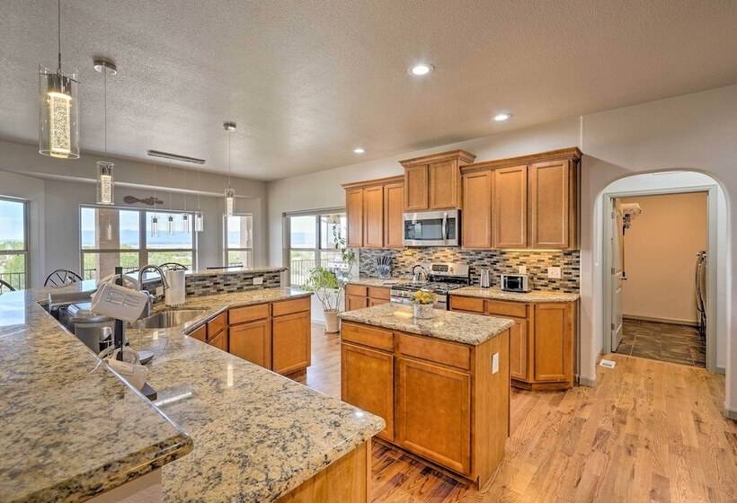 Pueblo West Home   Full Deck & Near Reservoir