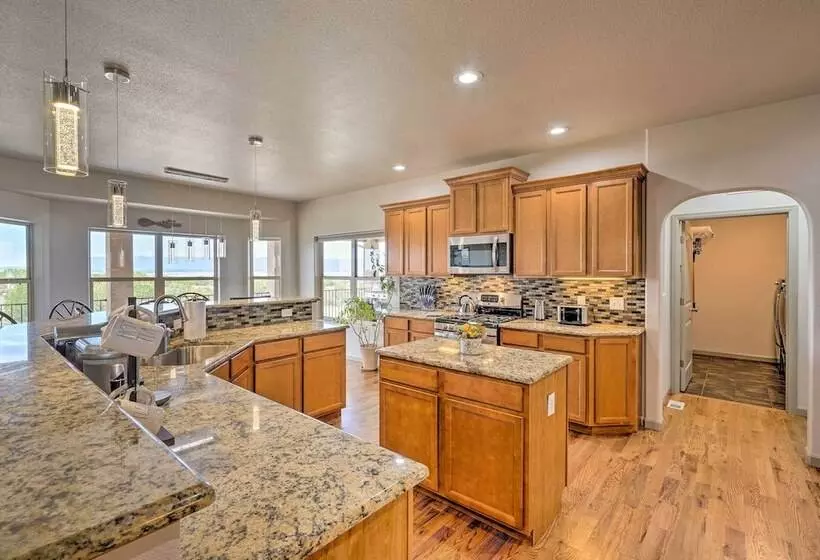 Pueblo West Home   Full Deck & Near Reservoir