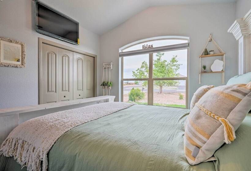 Pueblo West Home   Full Deck & Near Reservoir