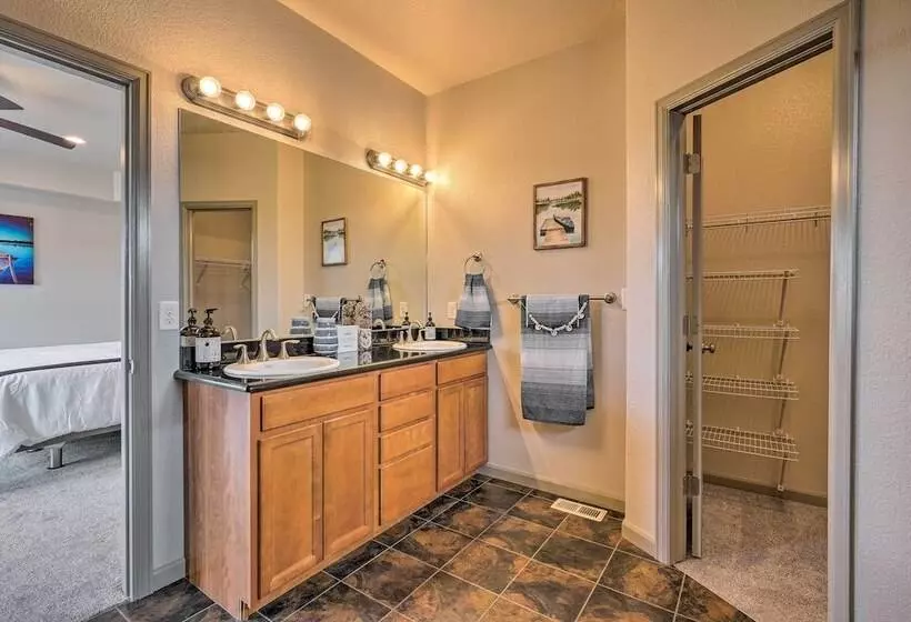 Pueblo West Home   Full Deck & Near Reservoir