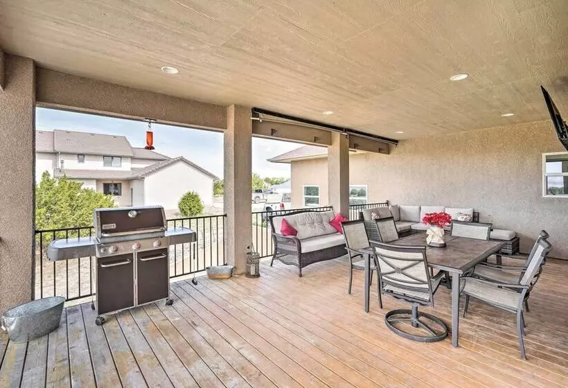 Pueblo West Home   Full Deck & Near Reservoir