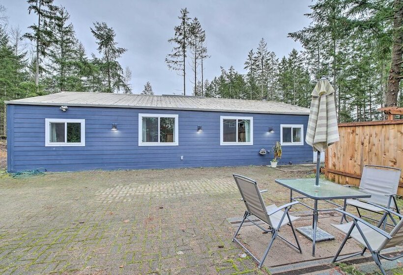 Quaint, Cozy Outdoor Retreat Near Mt Rainier!