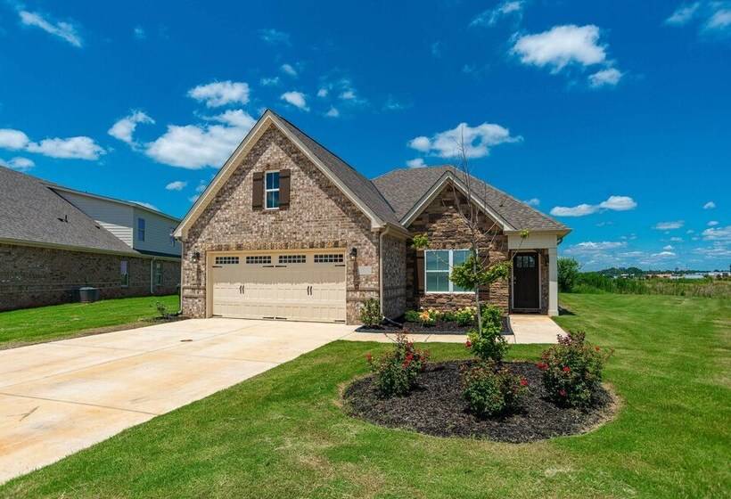 Quiet Family Home 15 Mi To Dtwn Huntsville!