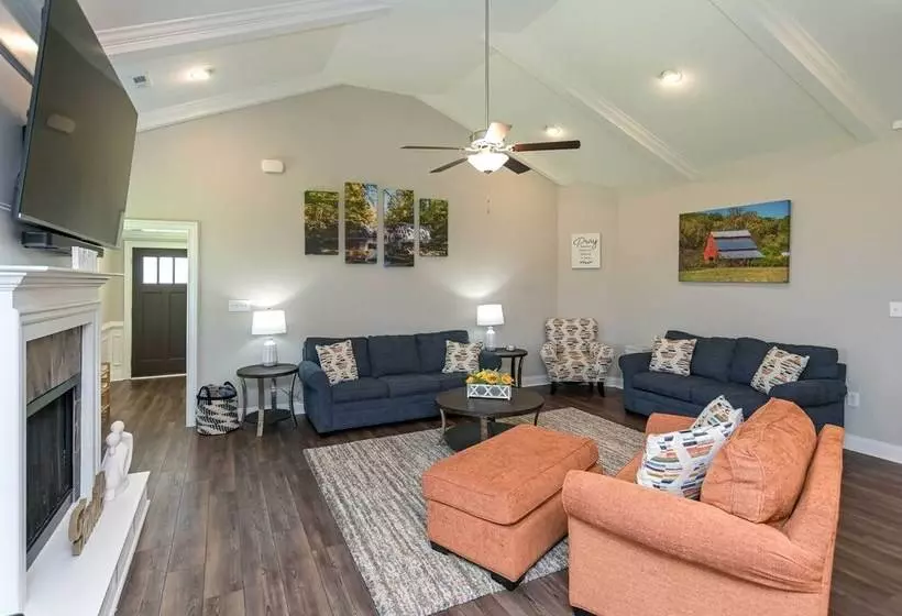 Quiet Family Home 15 Mi To Dtwn Huntsville!