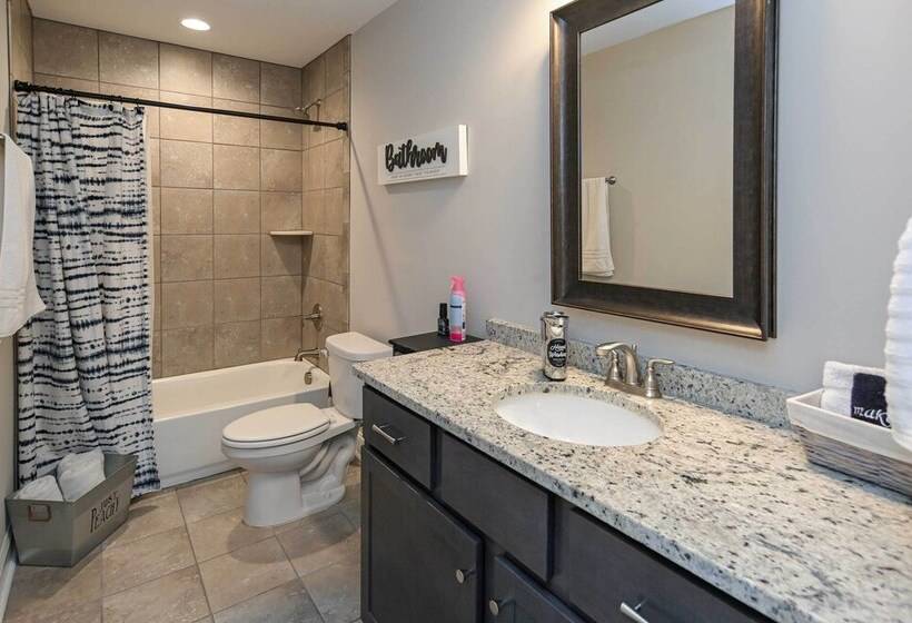 Quiet Family Home 15 Mi To Dtwn Huntsville!