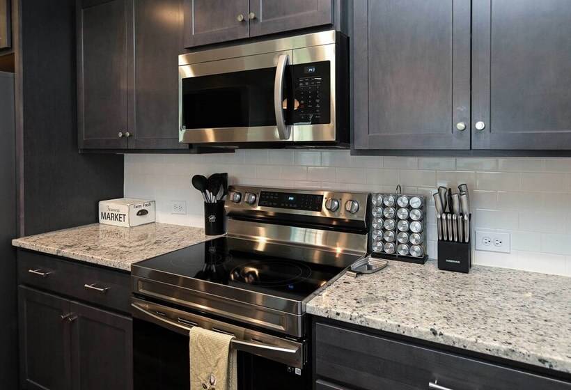 Quiet Family Home 15 Mi To Dtwn Huntsville!