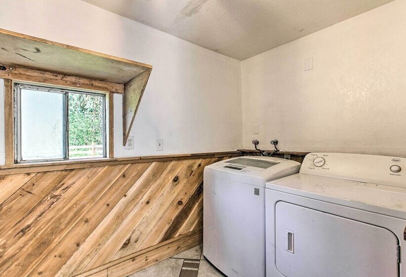 Dorena Home W/ Hot Tub & Game Room!