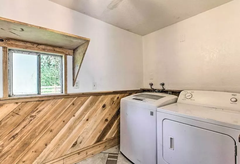 Dorena Home W/ Hot Tub & Game Room!