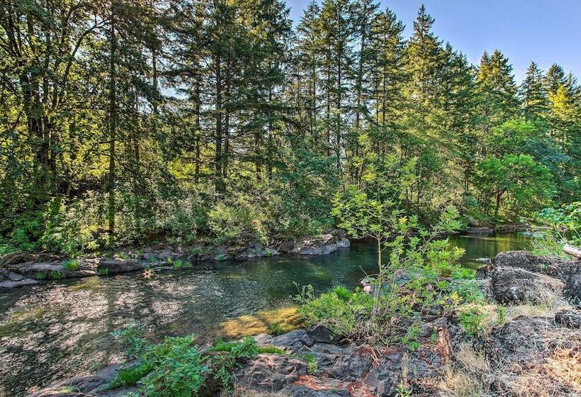 Dorena Home W/ Hot Tub & Game Room!