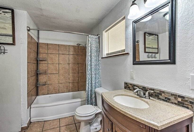 Dorena Home W/ Hot Tub & Game Room!