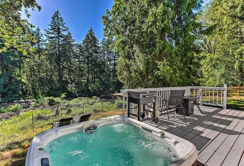 Dorena Home W/ Hot Tub & Game Room!