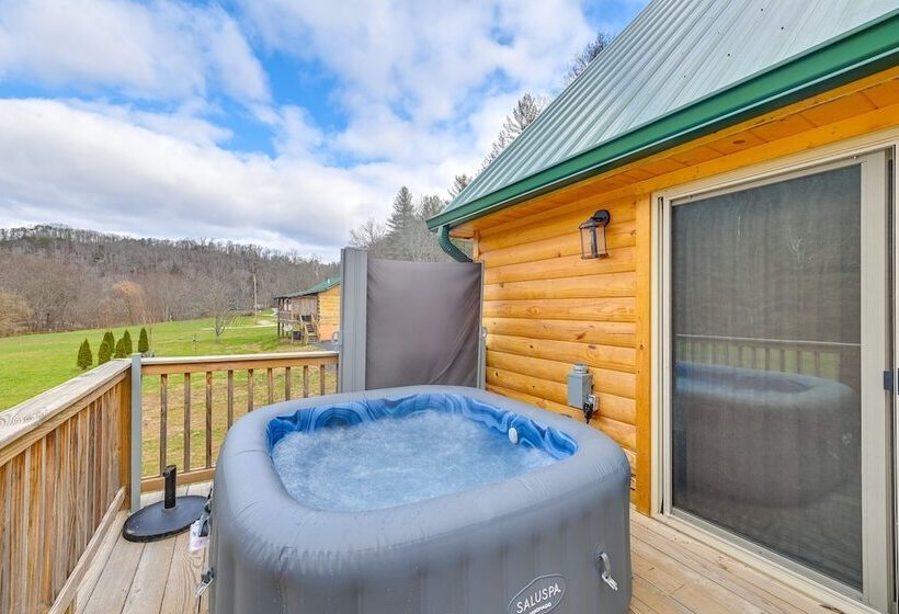 Riverside Beattyville Cabin W/ Kayaks & Fire Pit!