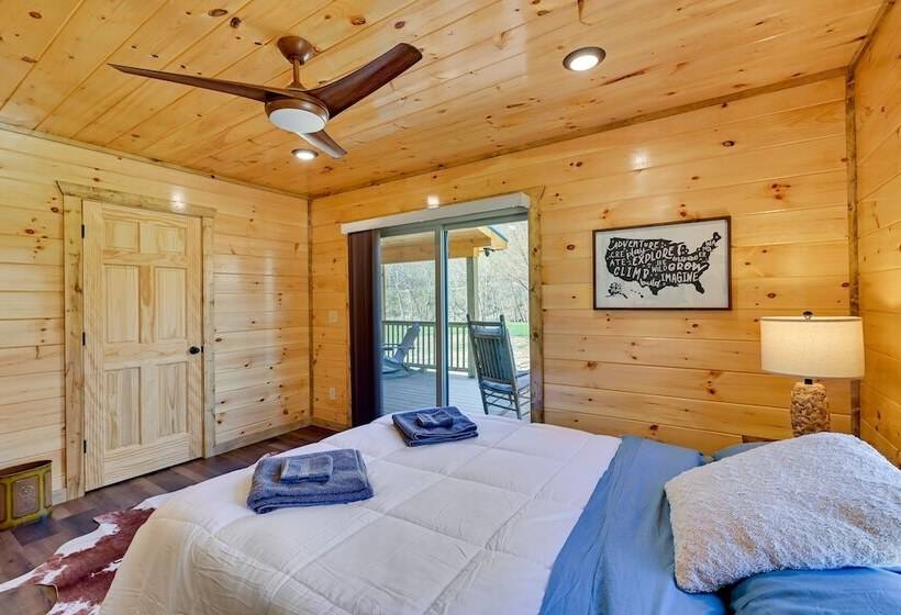 Riverside Beattyville Cabin W/ Kayaks & Fire Pit!