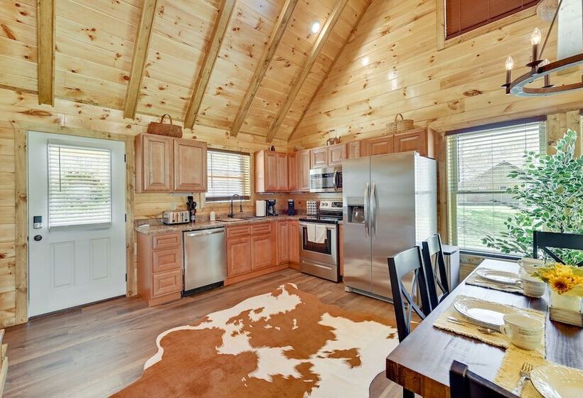 Riverside Beattyville Cabin W/ Kayaks & Fire Pit!