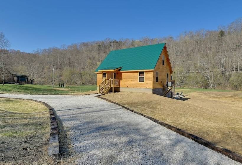 Riverside Beattyville Cabin W/ Kayaks & Fire Pit!