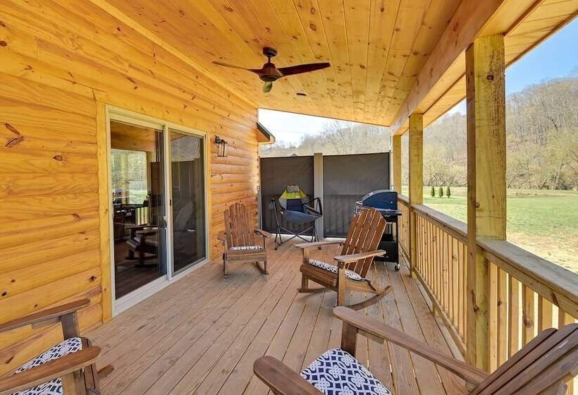 Riverside Beattyville Cabin W/ Kayaks & Fire Pit!